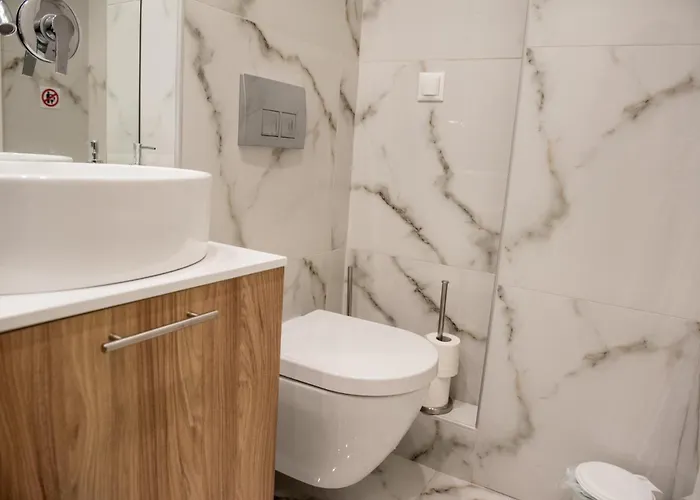 Leiland #colony_white_tower_suite